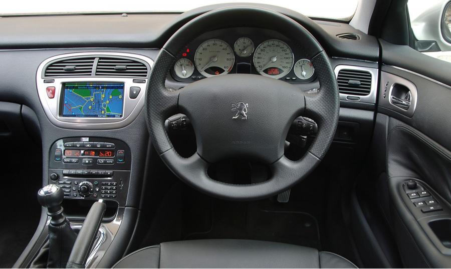  Peugeot 607 2004 года  (фото 10 из 26)
